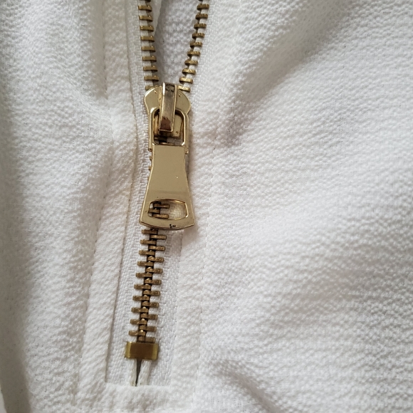 White top - Picture 4 of 5